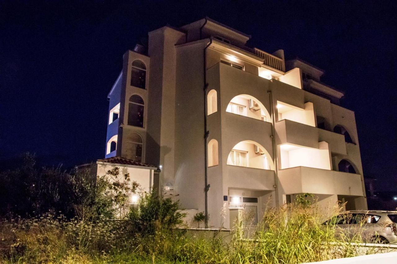 Villa Apartments Katja Τρογκίρ Εξωτερικό φωτογραφία