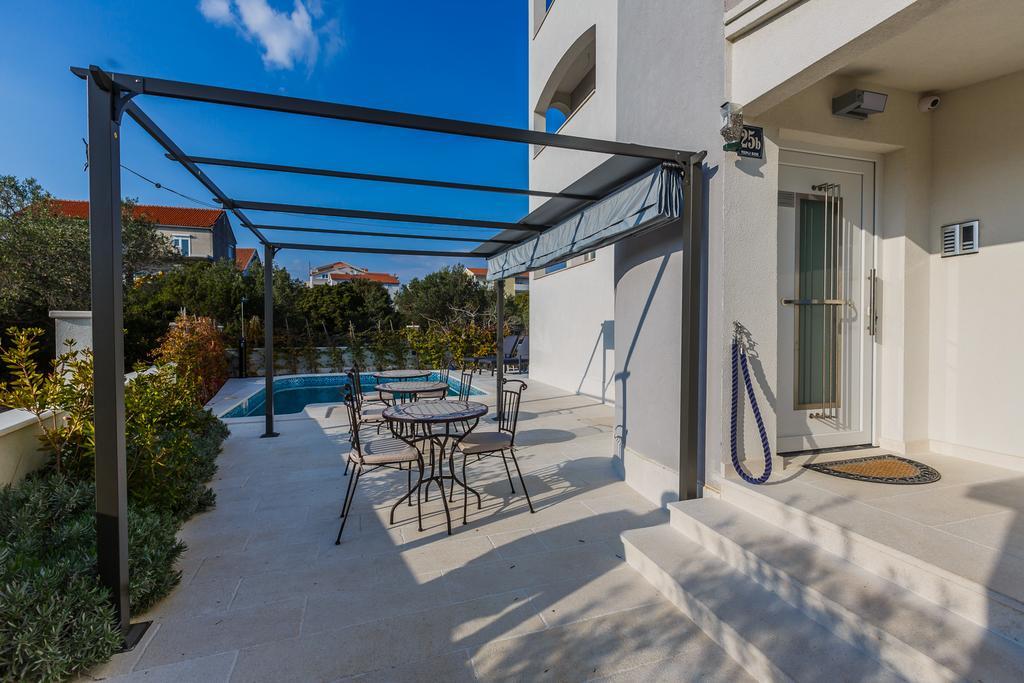 Villa Apartments Katja Τρογκίρ Εξωτερικό φωτογραφία