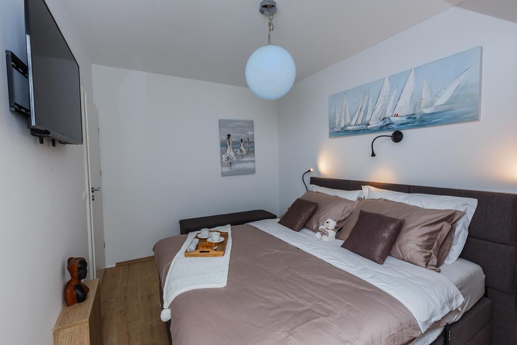 Villa Apartments Katja Τρογκίρ Εξωτερικό φωτογραφία