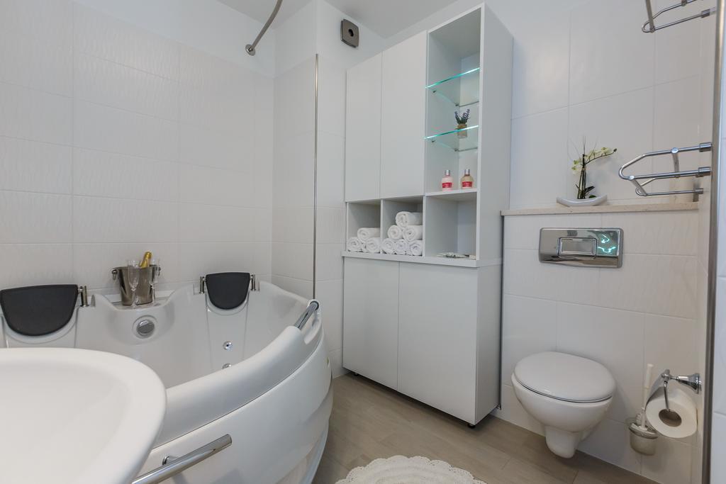 Villa Apartments Katja Τρογκίρ Εξωτερικό φωτογραφία