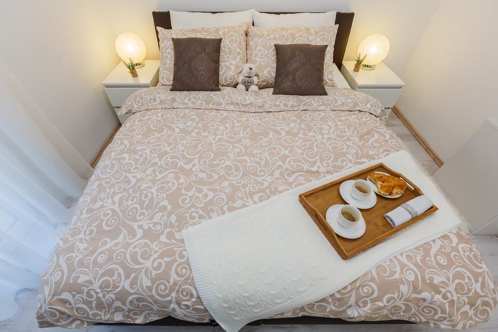 Villa Apartments Katja Τρογκίρ Εξωτερικό φωτογραφία