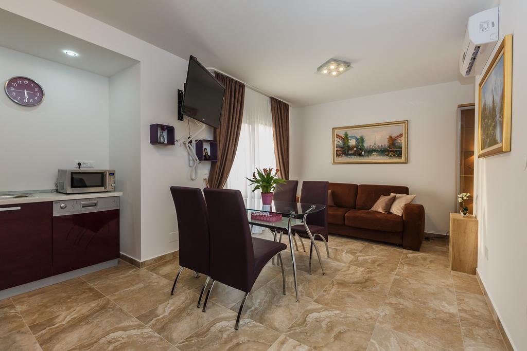 Villa Apartments Katja Τρογκίρ Εξωτερικό φωτογραφία