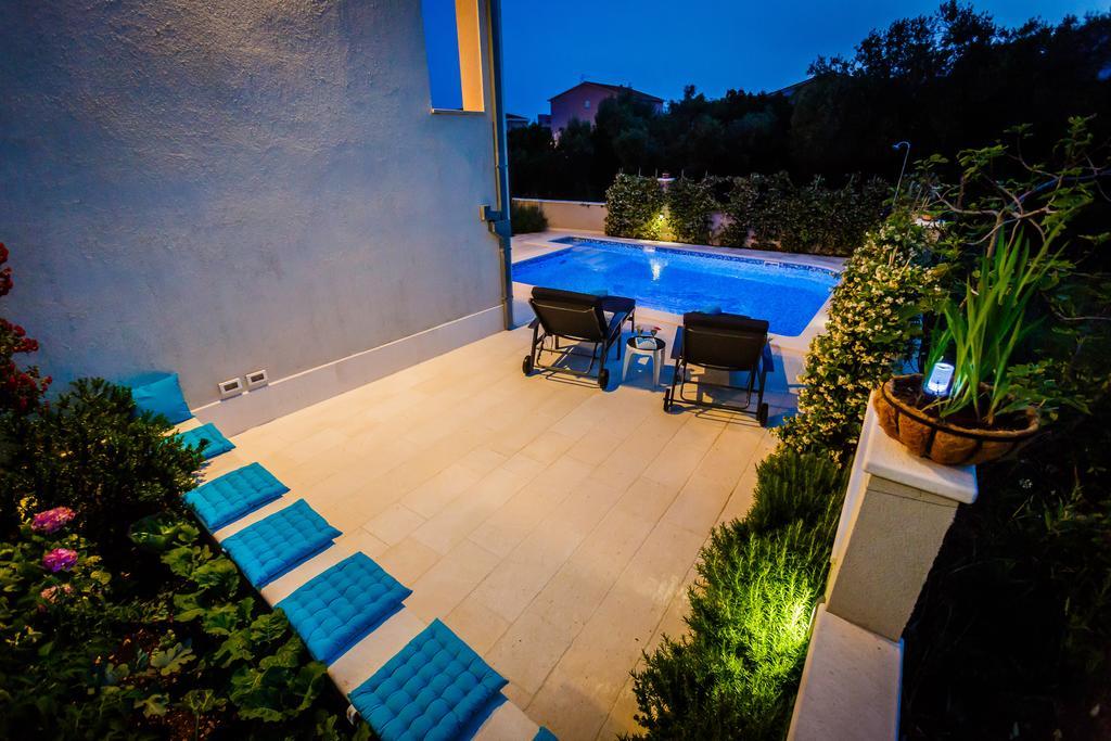 Villa Apartments Katja Τρογκίρ Εξωτερικό φωτογραφία