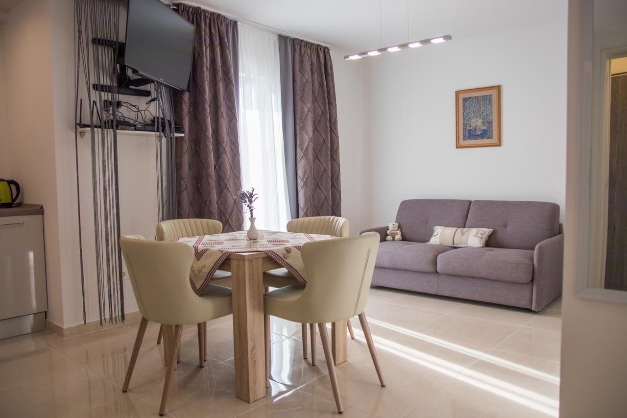 Villa Apartments Katja Τρογκίρ Εξωτερικό φωτογραφία